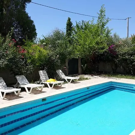 Ozel Korunakli Havuzlu Be Bahceli Gunyel Villa Fethiye